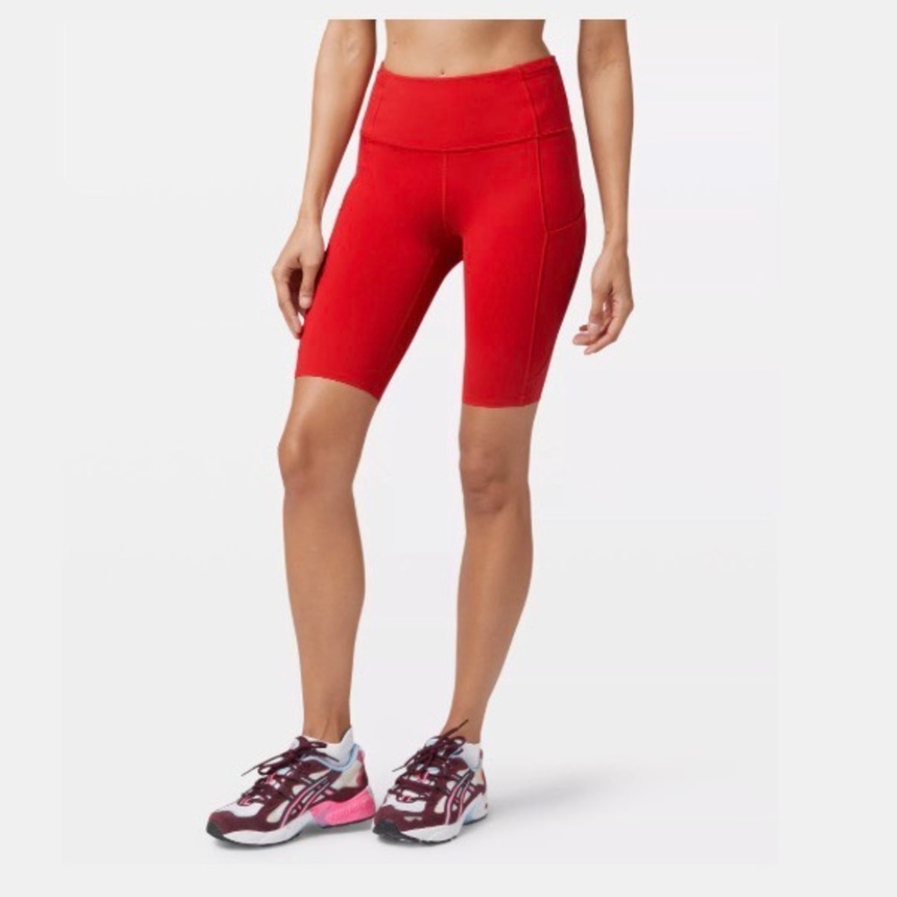 Lululemon Fast and Free Short 10" Size 4 shorts with pockets! Brand new!